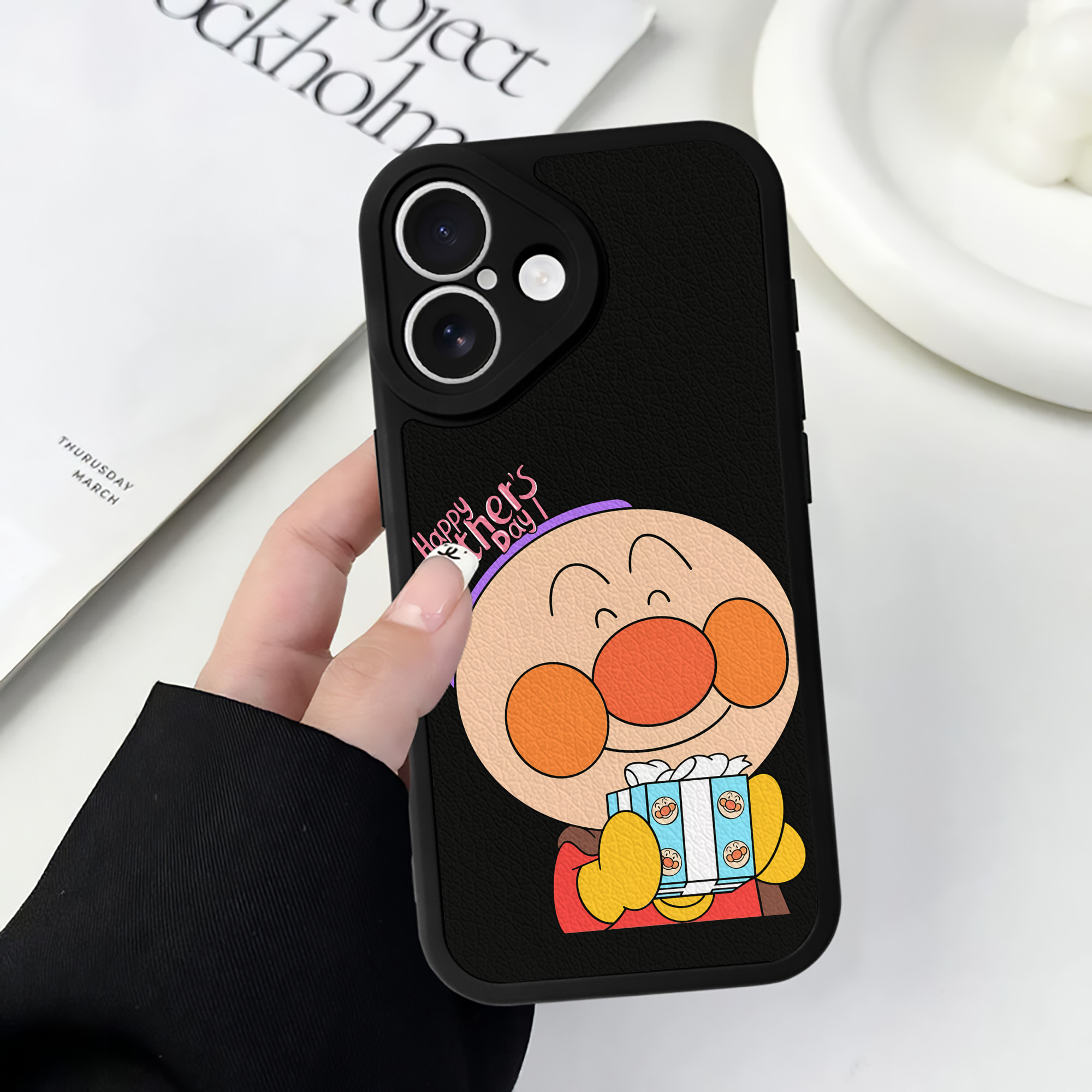（画像用） アンパンマン Anpanman 【iPhone 16シリーズ対応】シリコンスマホケース（レザー調） 材質：シリコン
